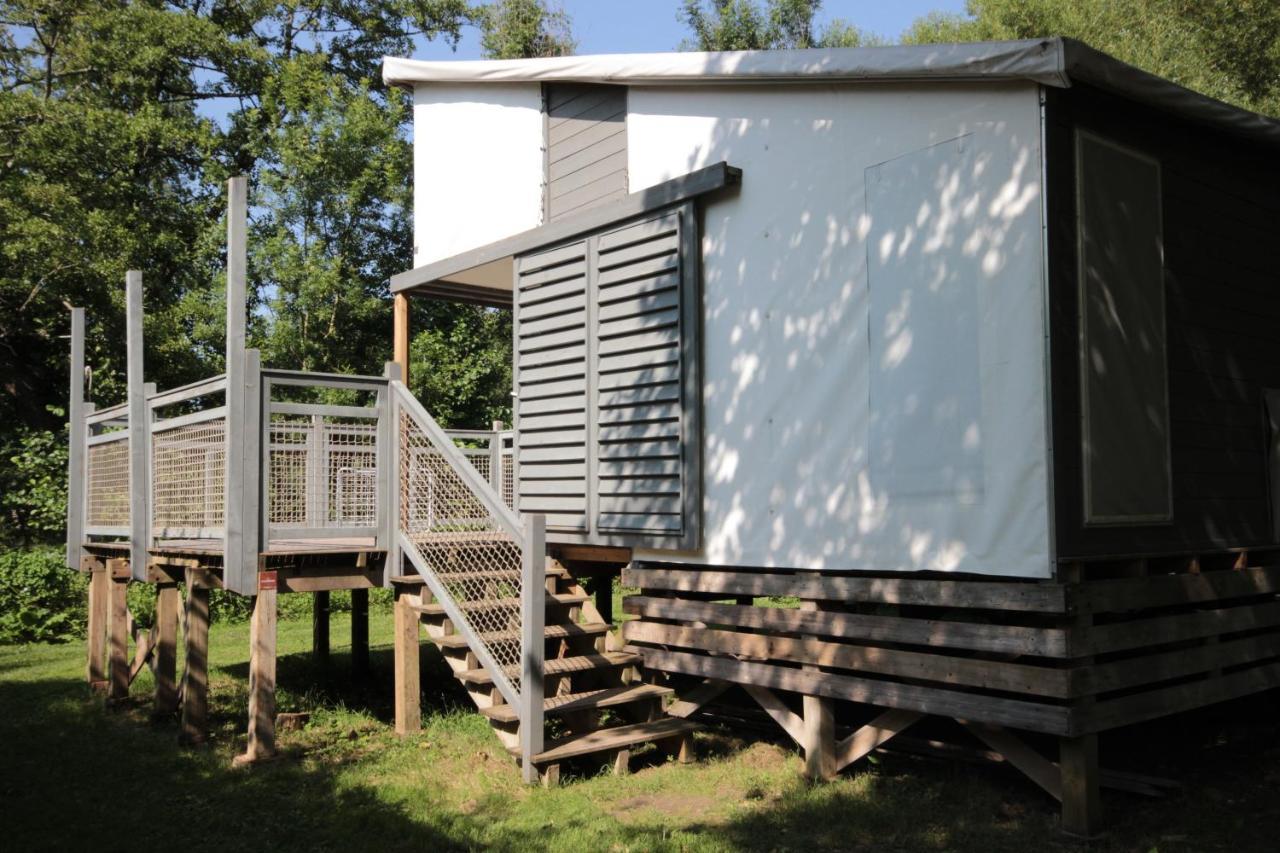 Camping L'Ilot Du Chail Sansais Exterior photo