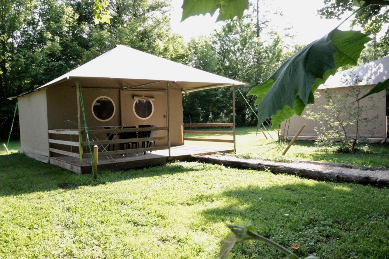 Camping L'Ilot Du Chail Sansais Exterior photo