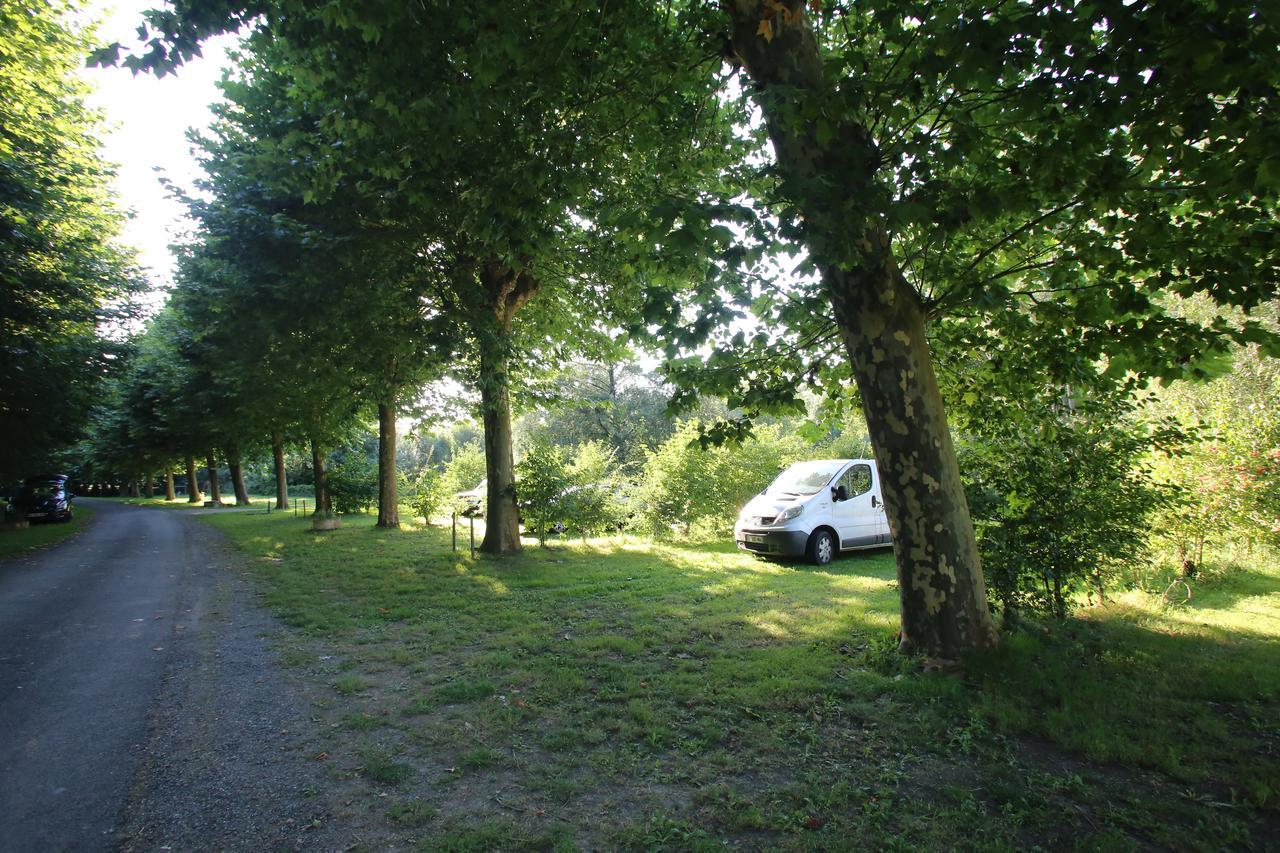 Camping L'Ilot Du Chail Sansais Exterior photo